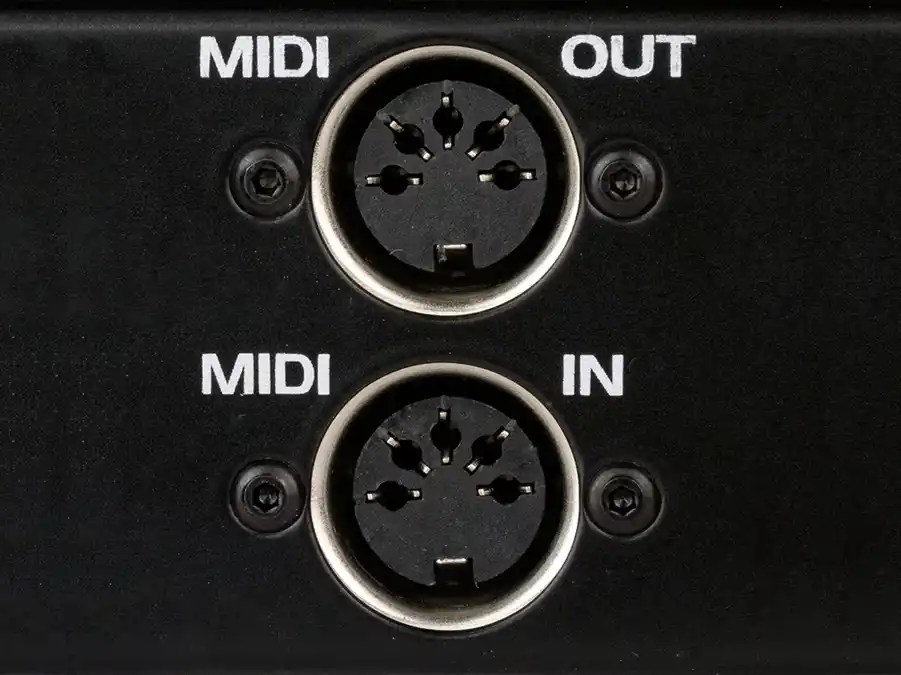 Designing MIDI in and MIDI out schematics
