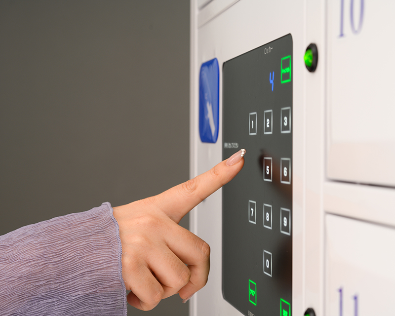 ICカードで開閉する非接触（タッチレス）の貴重品ロッカー｜NFORME+