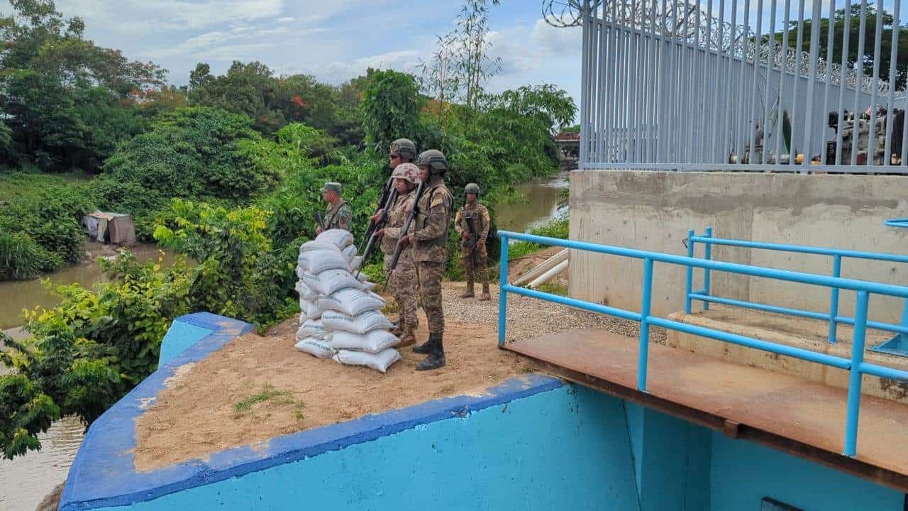 Ataque con piedras desde Haití deja un soldado herido en la frontera de Dajabón