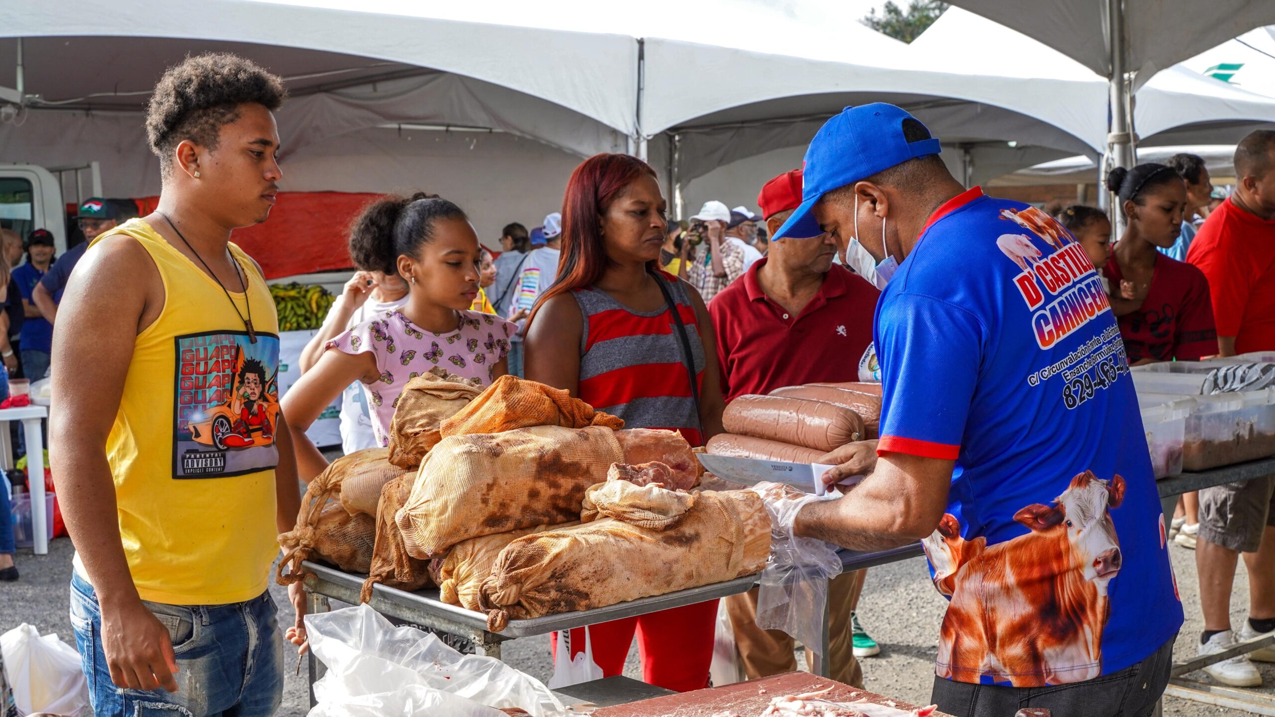 Santiago y La Vega aprovechan ofertas en feria Inespre