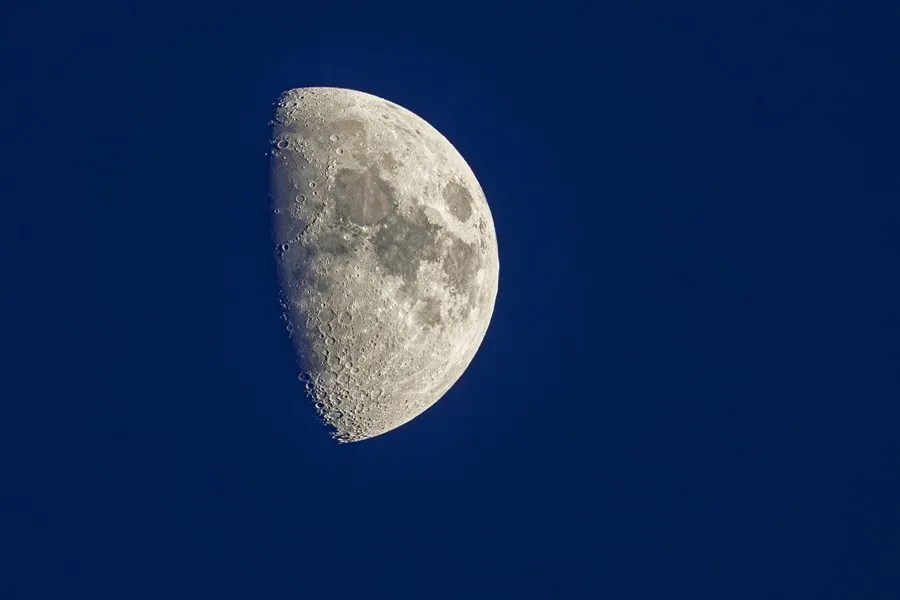 La NASA planea construir una almohadilla nuclear en la Retrato como parte de su carrera espacial con China