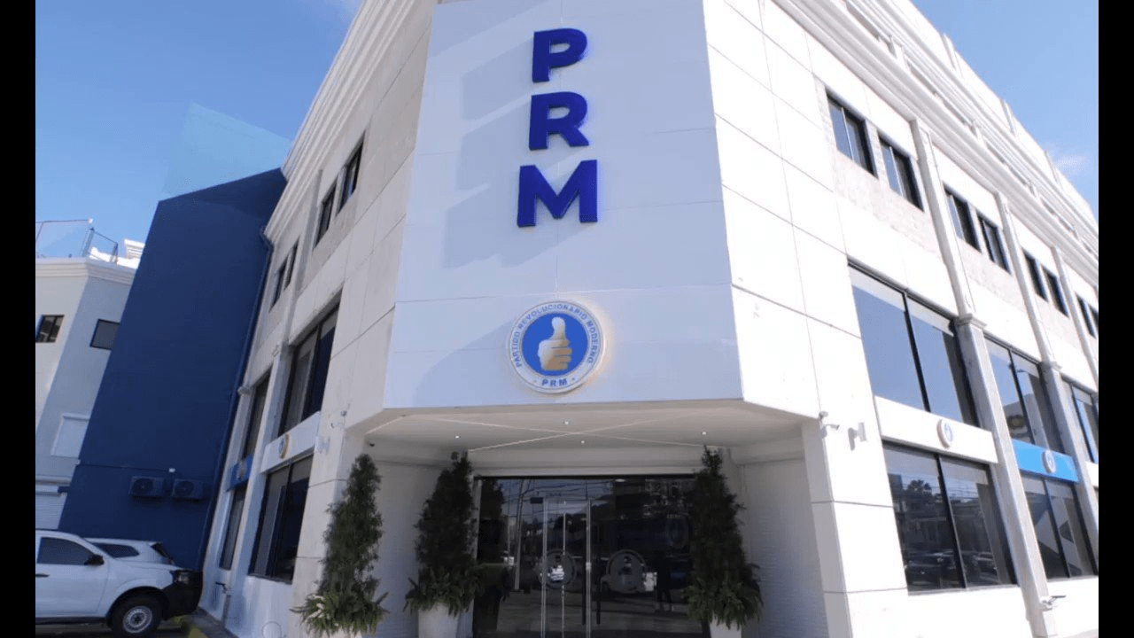 PRM suspende celebración por cinco primaveras de dirección de Abinader tras solicitud del presidente