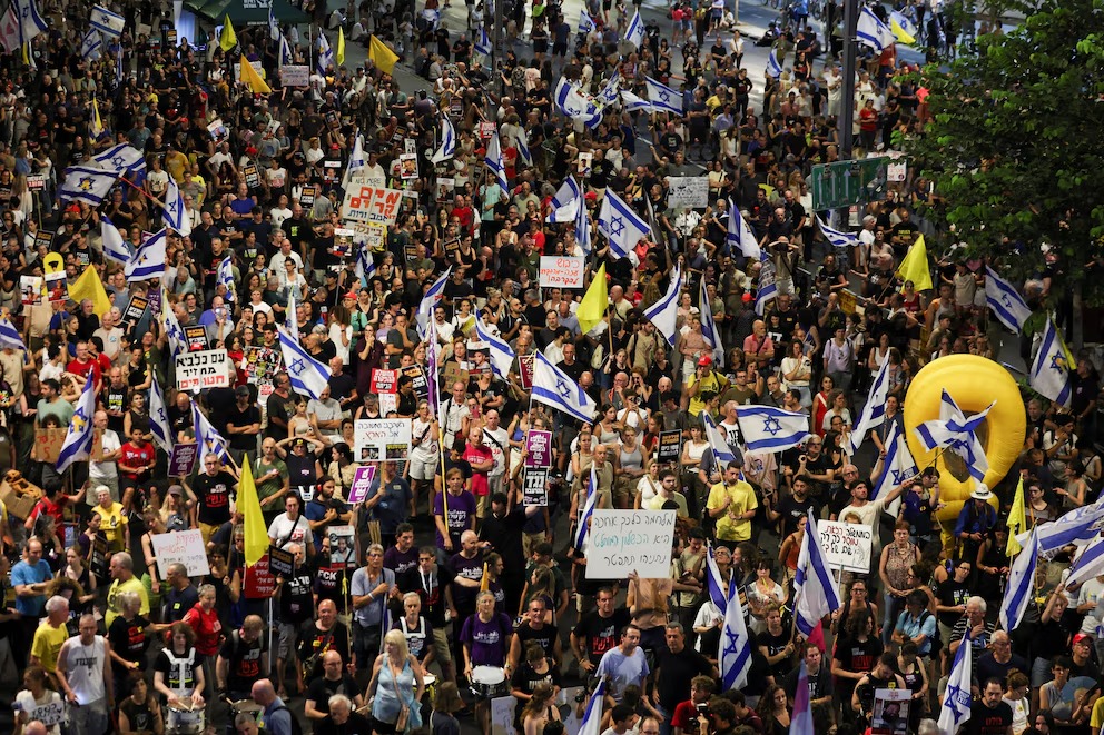 ¡Máxima presión! Realizan protestas multitudinarias en Israel para exigir escape de rehenes en Lazo