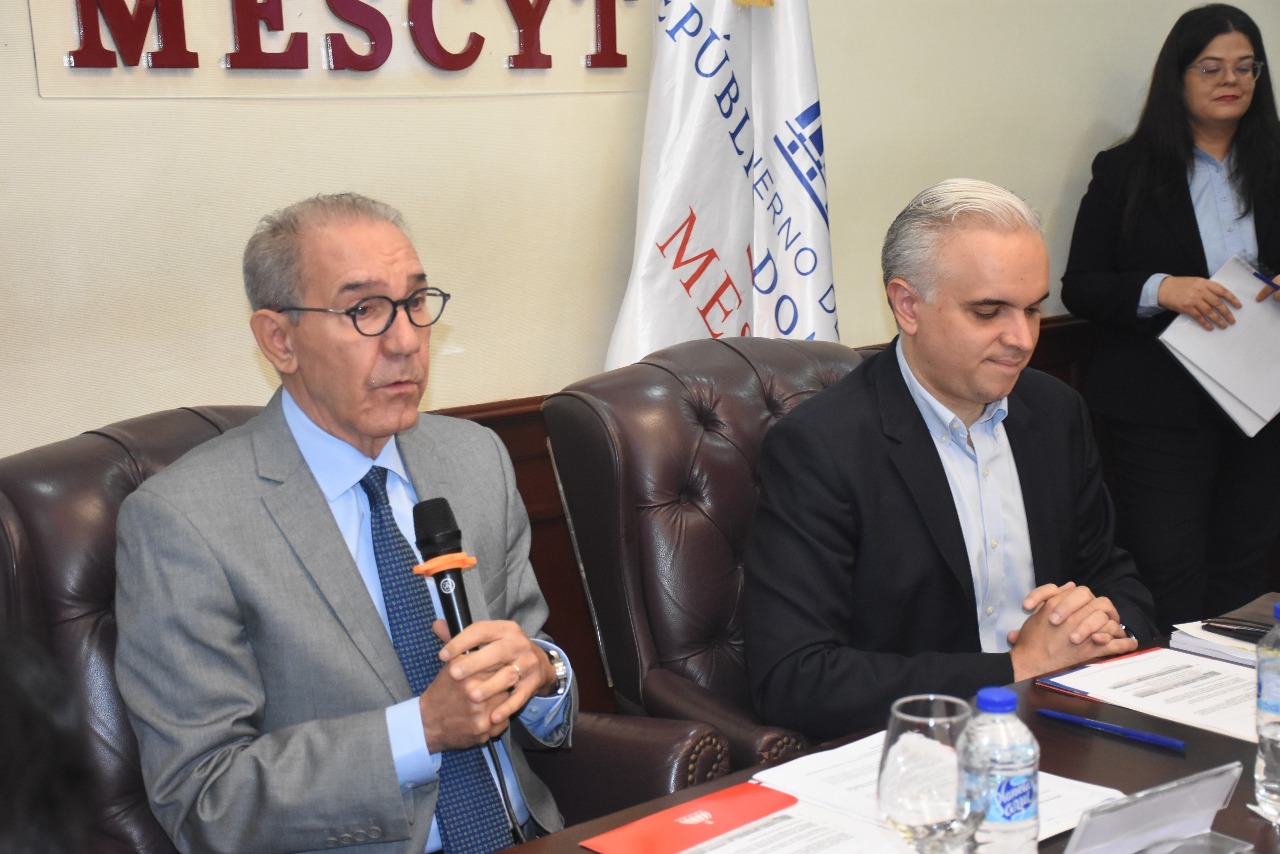 MESCyT eleva a 2,035 los científicos de la Carrera Franquista de Investigadores con 463 nuevos ingresos MESCyT eleva a 2,035 los científicos de la Carrera Franquista de Investigadores con 463 nuevos ingresos