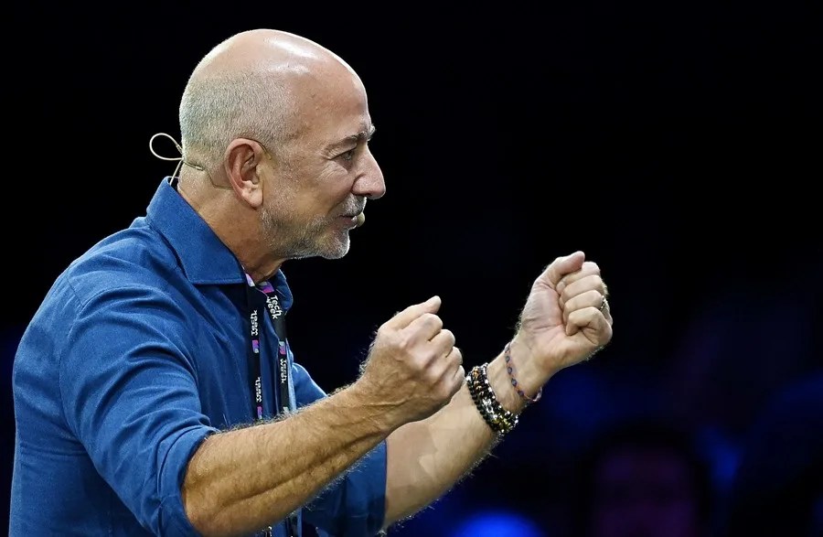 Blue Origin examen acercarse a SpaceX y planifica desarrollar su cohete más potente