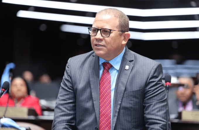 Diputados de concurso critican al Gobierno por muchos préstamos y colocar bonos