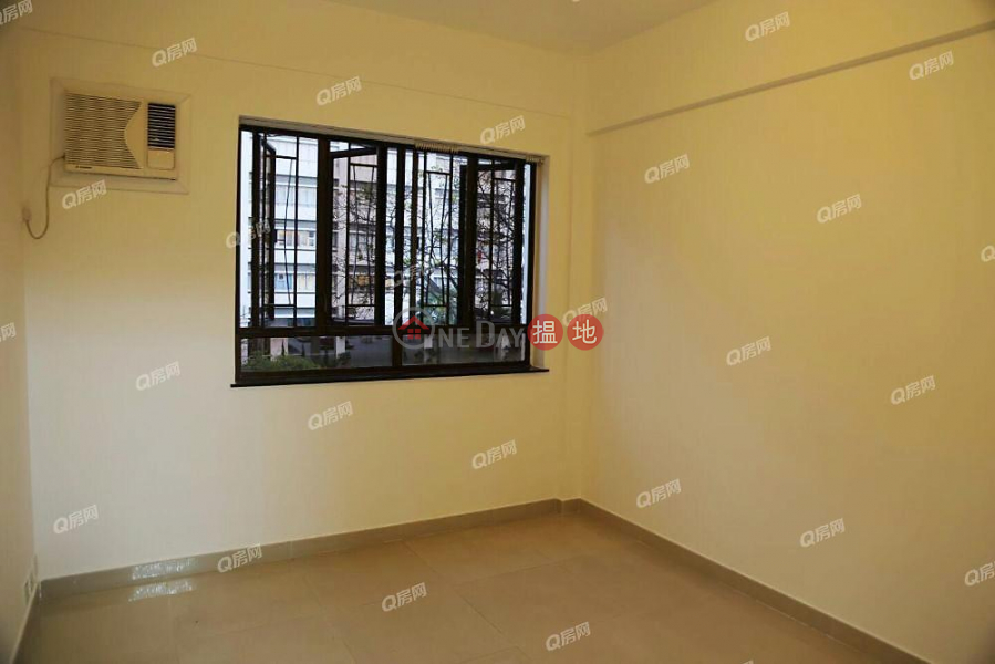 La Salle Building 3 bedroom Mid Floor Flat for Sale La Salle