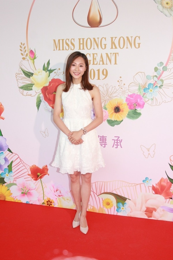 2019香港小姐Rowena Wong 推到變冠軍 LIHKG 討論區