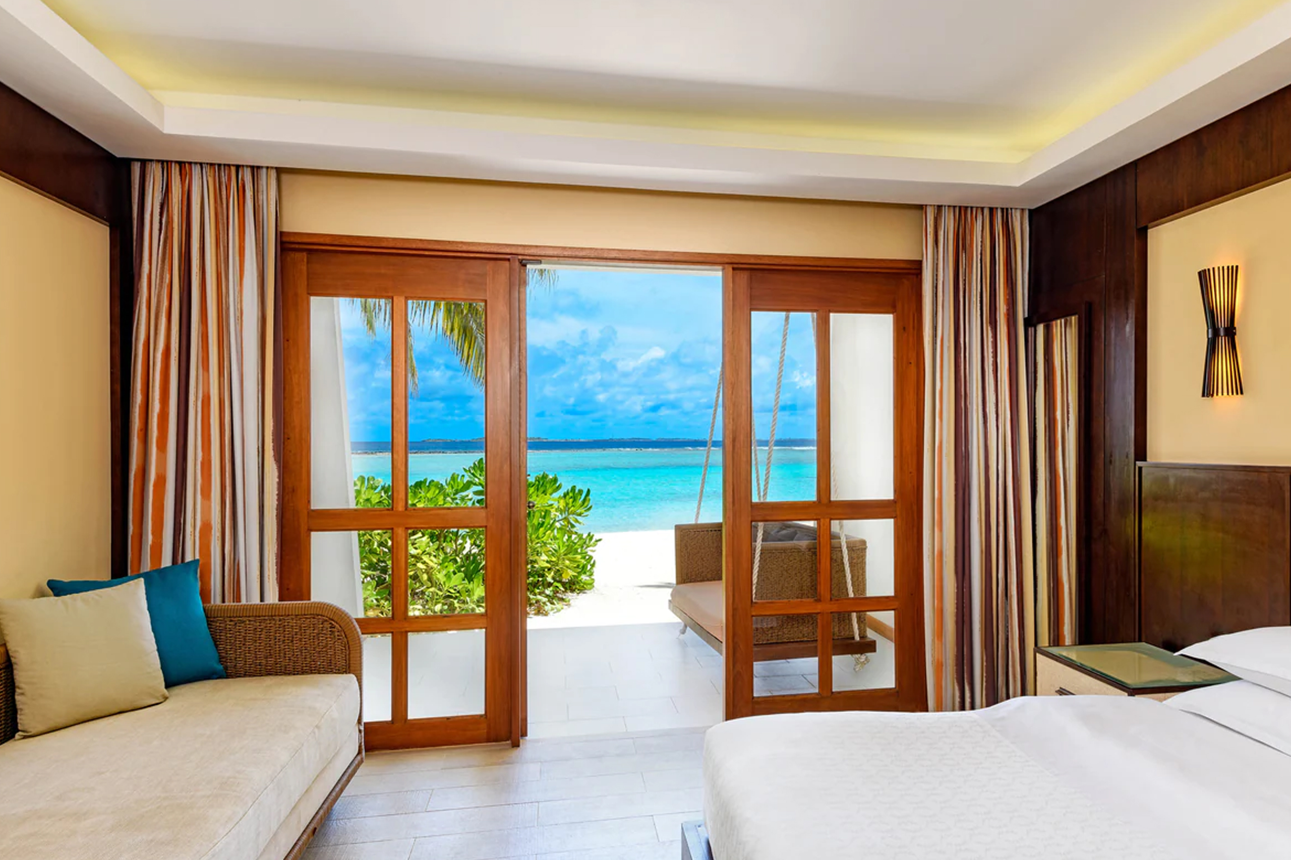 Sheraton Maldives Full Moon Resort & Spa Beach Front Deluxe NAAG