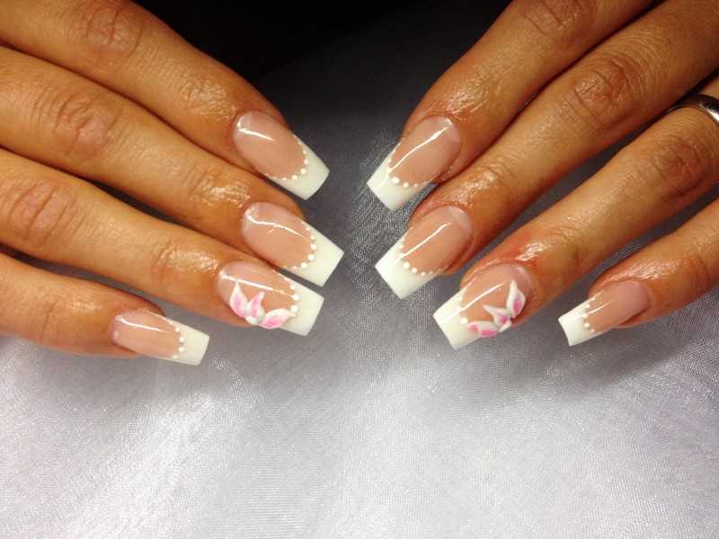 Nagelstudio für Gelnägel & French Nail Modellage in Winterthur NAAVA