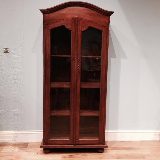 Arch Top Display Nadeau Alexandria