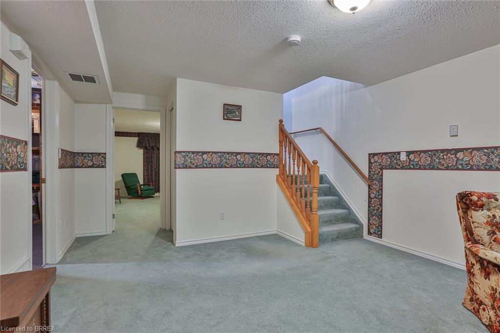 175 VICTORIA Street, 34, Simcoe, Ontario N3Y 5L8 Nadene Aasla