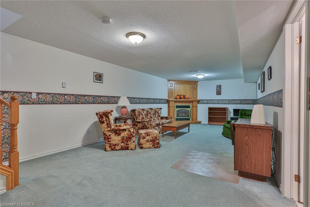 175 VICTORIA Street, 34, Simcoe, Ontario N3Y 5L8 Nadene Aasla