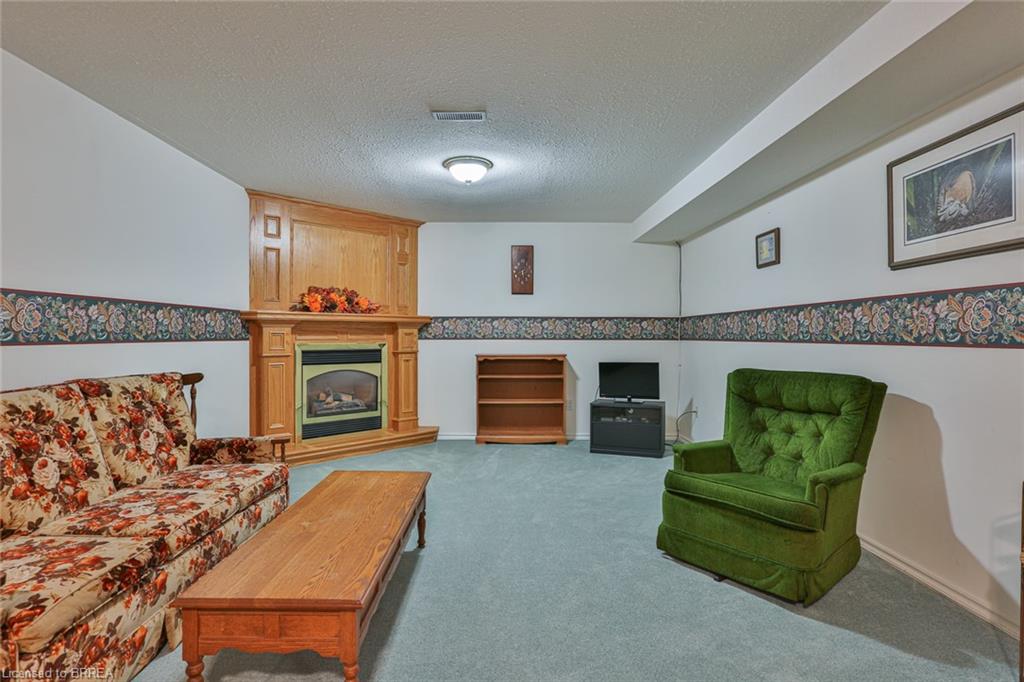 175 VICTORIA Street, 34, Simcoe, Ontario N3Y 5L8 Nadene Aasla