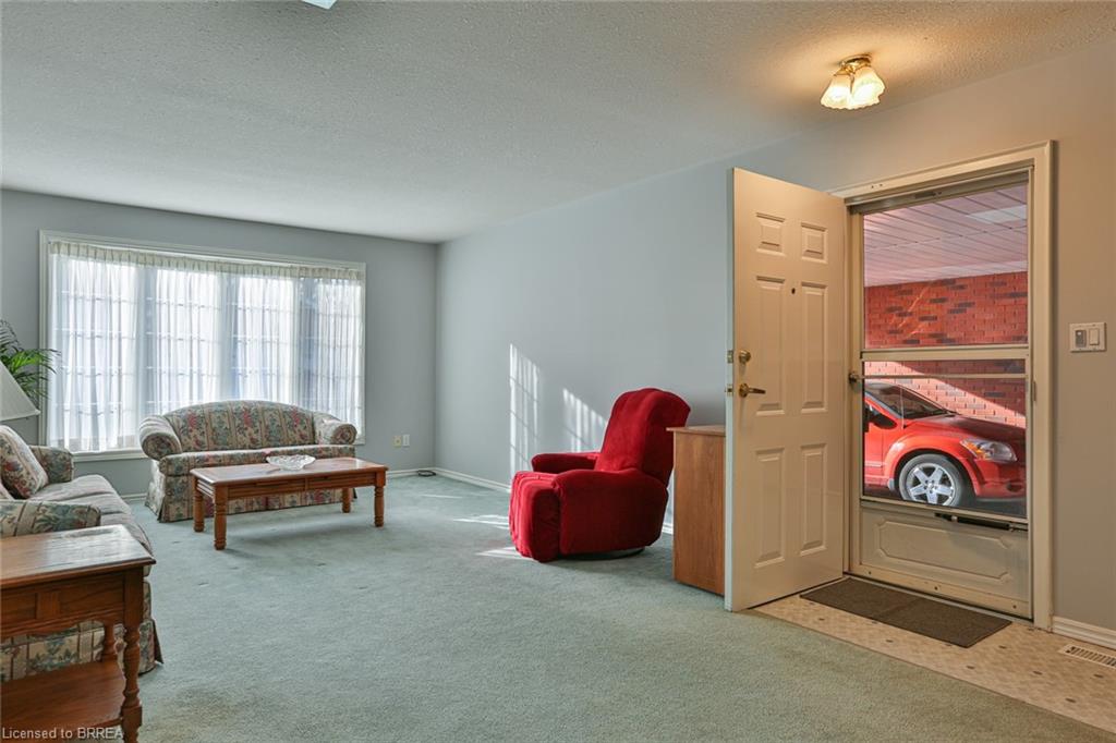 175 VICTORIA Street, 34, Simcoe, Ontario N3Y 5L8 Nadene Aasla