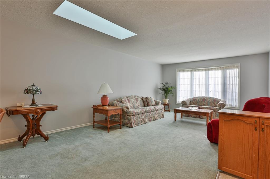 175 VICTORIA Street, 34, Simcoe, Ontario N3Y 5L8 Nadene Aasla