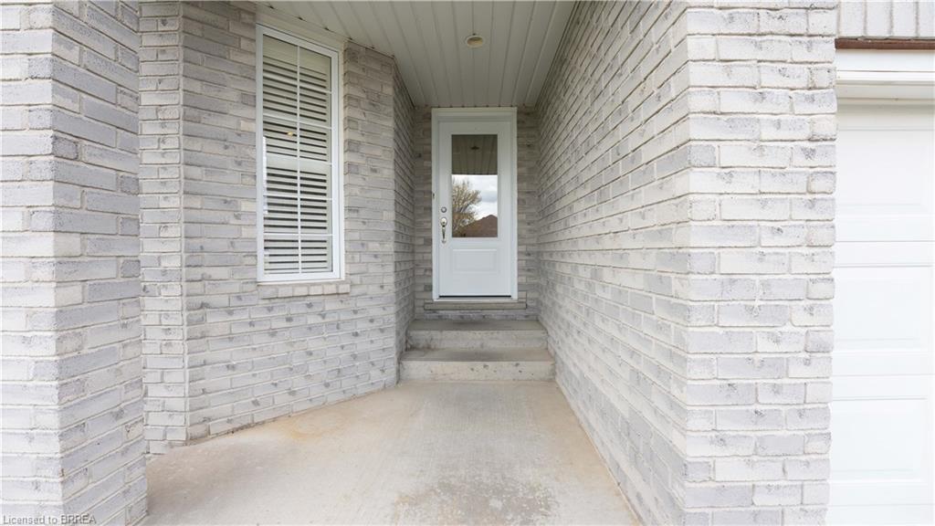 37 MCGUINESS Drive, Brantford, Ontario N3T 6M6 Nadene Aasla