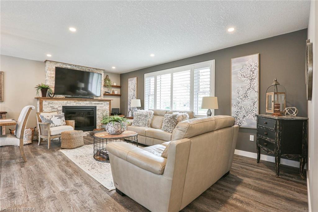 59 TUTELA HEIGHTS Road, Brantford, Ontario N3T 1A4 Nadene Aasla