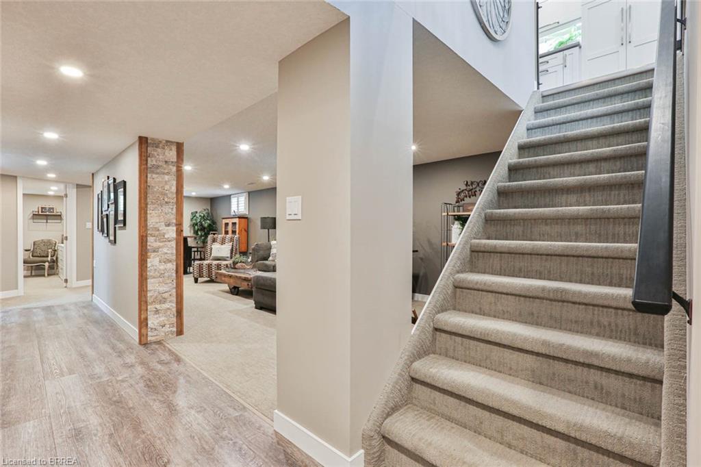 59 TUTELA HEIGHTS Road, Brantford, Ontario N3T 1A4 Nadene Aasla