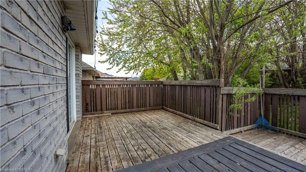 37 MCGUINESS Drive, Brantford, Ontario N3T 6M6 Nadene Aasla