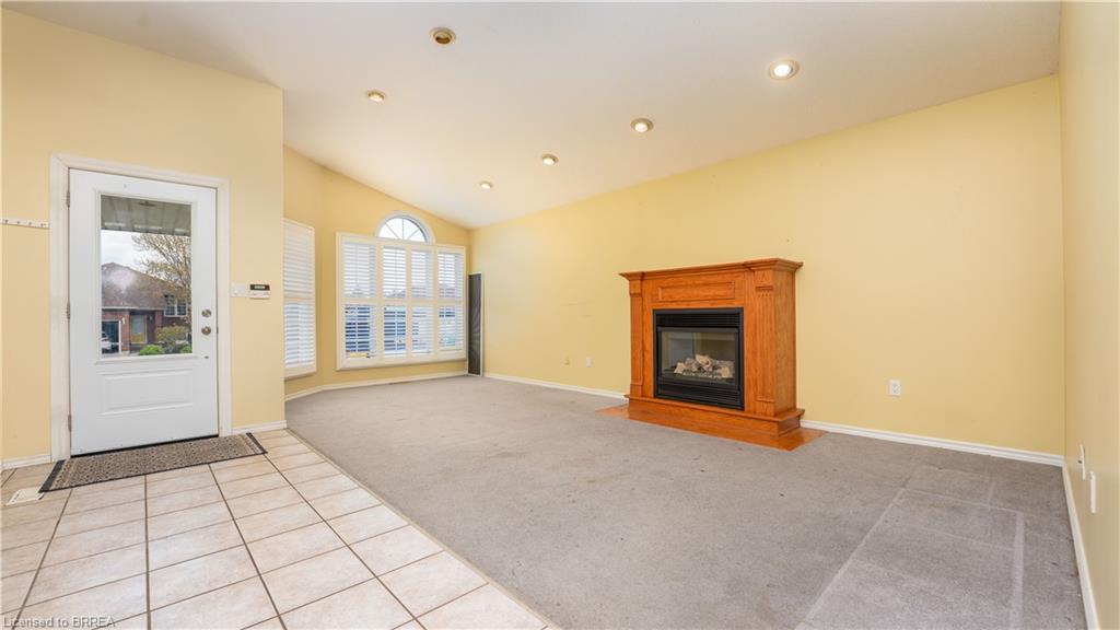 37 MCGUINESS Drive, Brantford, Ontario N3T 6M6 Nadene Aasla