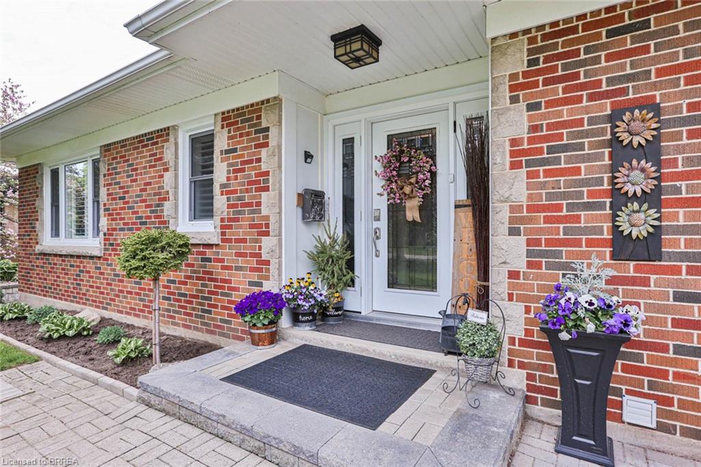 59 TUTELA HEIGHTS Road, Brantford, Ontario N3T 1A4 Nadene Aasla