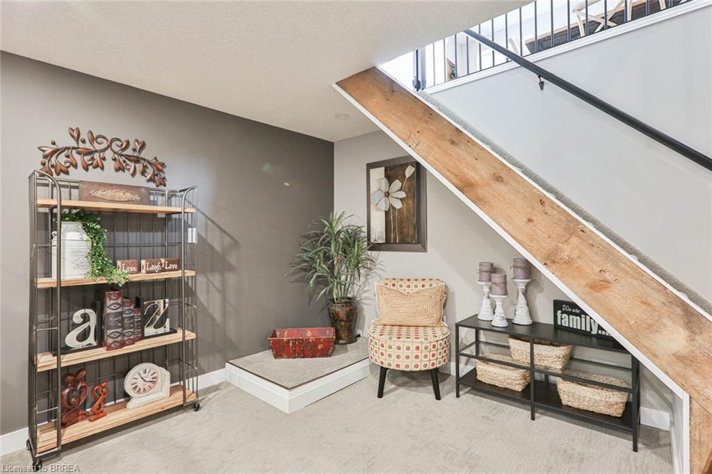 59 TUTELA HEIGHTS Road, Brantford, Ontario N3T 1A4 Nadene Aasla