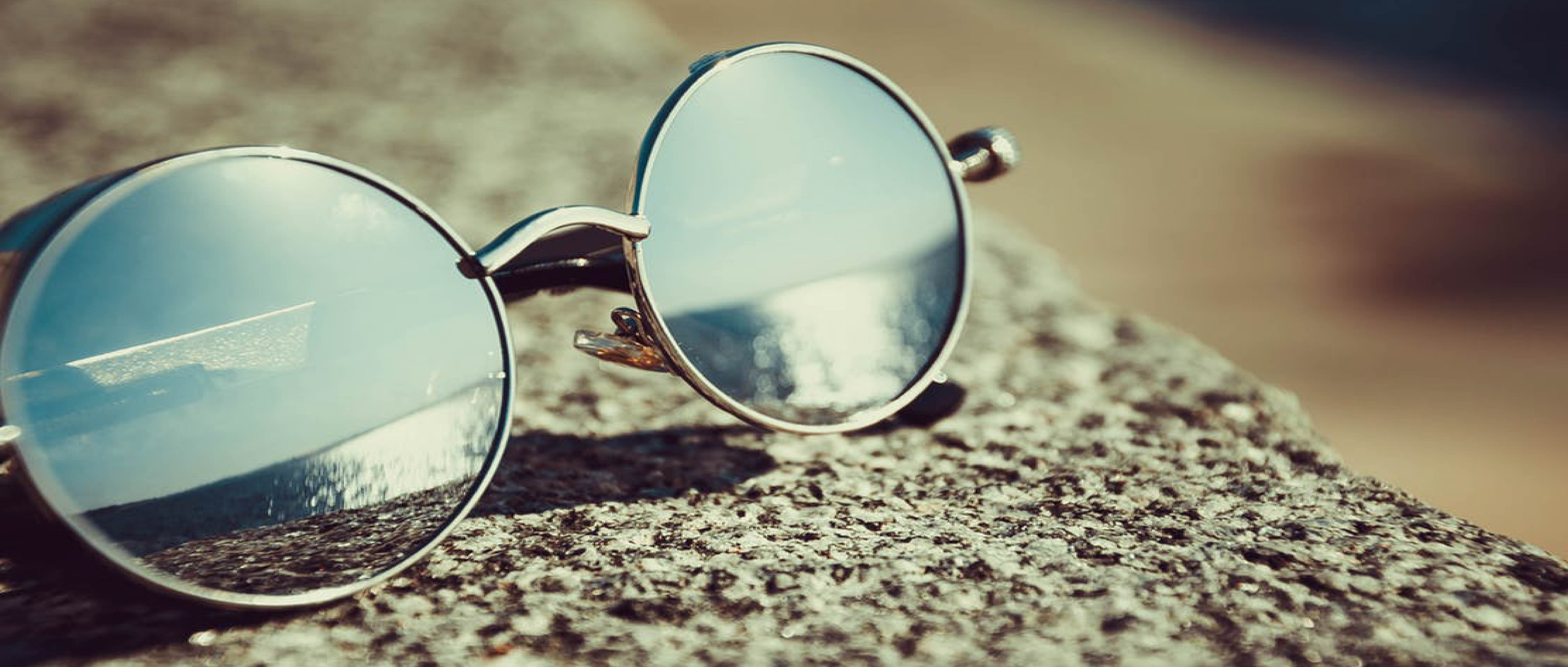 BEACH GLASSES01 National Association of Expert Advisors