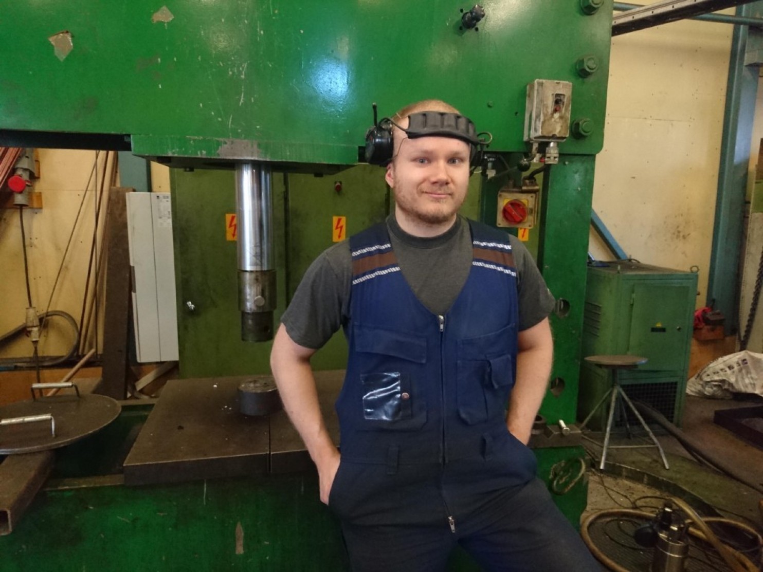 How Much Money Hydraulic Press Channel Makes On YouTube Net Worth