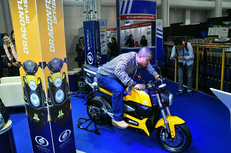 Unggulkan Biaya Murah Motor Listrik Thailand Strom Tampil di BIMS 2017