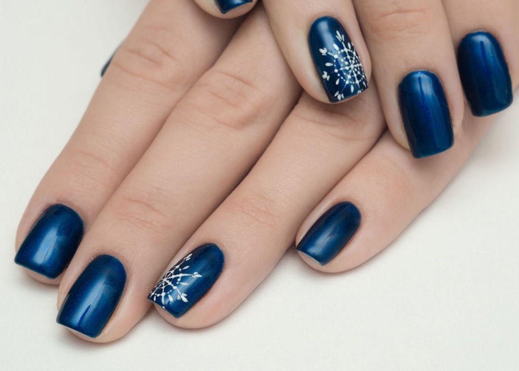 Glitter Christmas Nail Ideas Blue