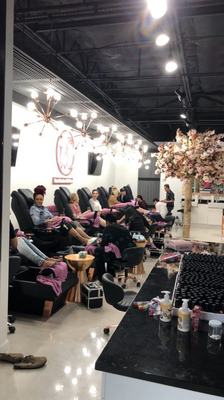 Nail Connect Rose Couture Nail Bar cần salon manager