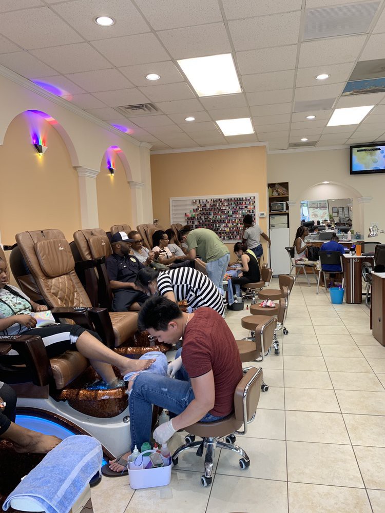 Nail Connect VIP NAILS Cần Thợ Nail Gấp !!! fulltime,part time. Nam