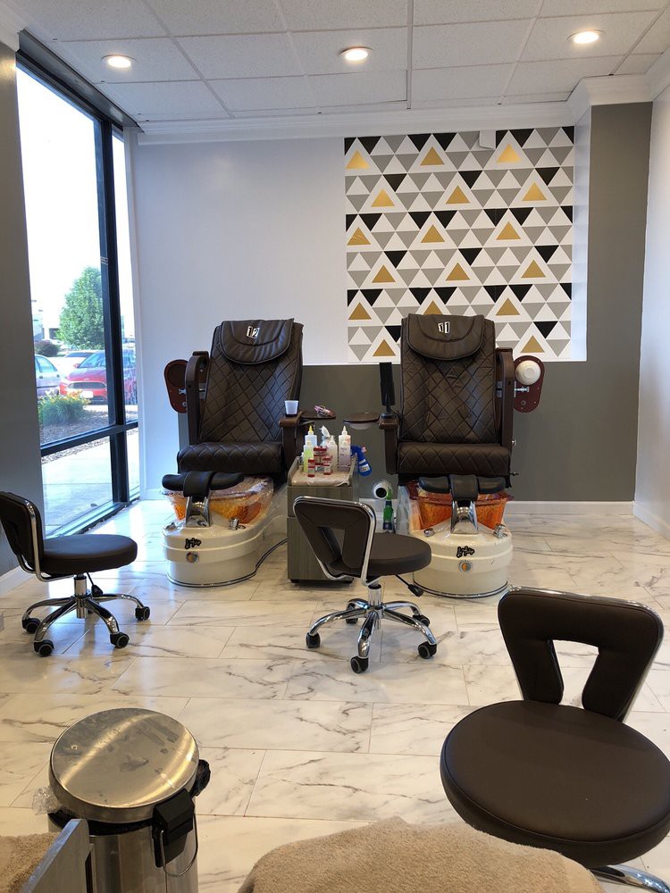 Nail Connect Galaxy Nail Bar Cần Thợ Nail Gấp !!! 1300 to 2000 week