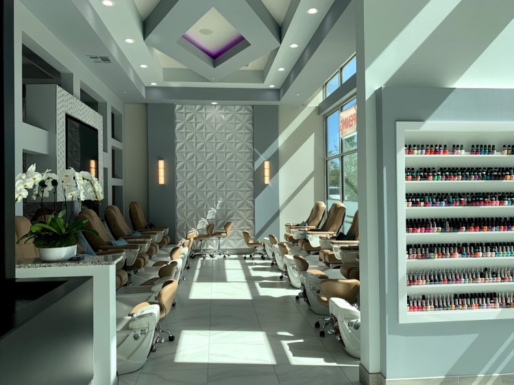 Nail Connect Aura Nail Bar Cần Thợ Nail, Part Time, Full Time. Đảm