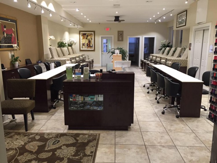 Nail Connect TREASURED HANDS NAIL SALON Thợ làm móng tay và
