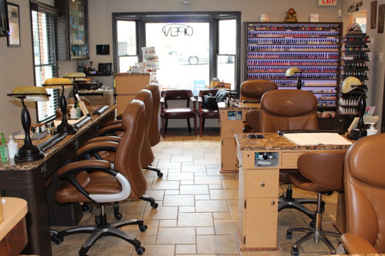 Nail Connect Great Falls Nails & Spa CẦN THỢ NAIL GẤP