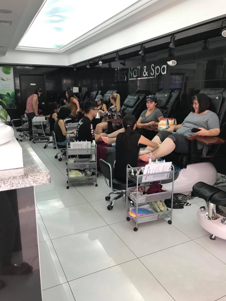 Nail Connect Bliss nail & spa Cần Thợ Nail Gấp !!! BAO LƯƠNG 900