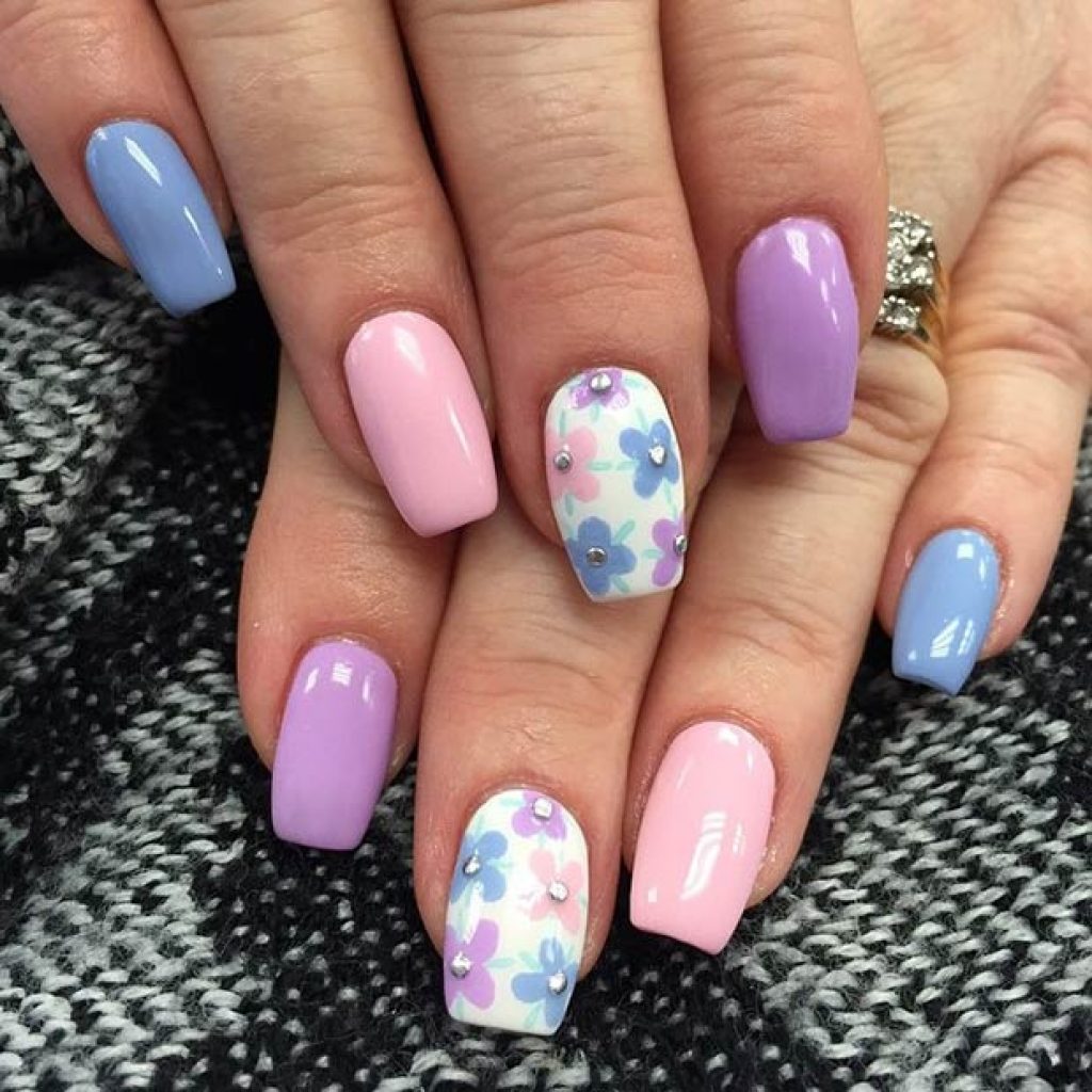 50 Flower Nail Designs You Can Totally Pull Off in 2025