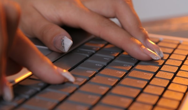 How to Type With Long Nails Solved NailDesignCode