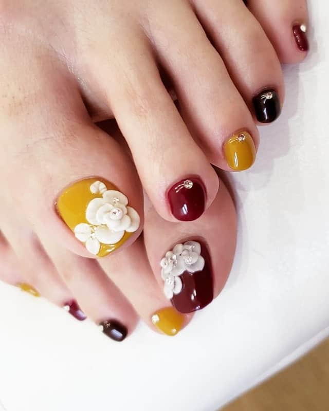 35 Startling Nail Designs With Diamonds NailDesignCode