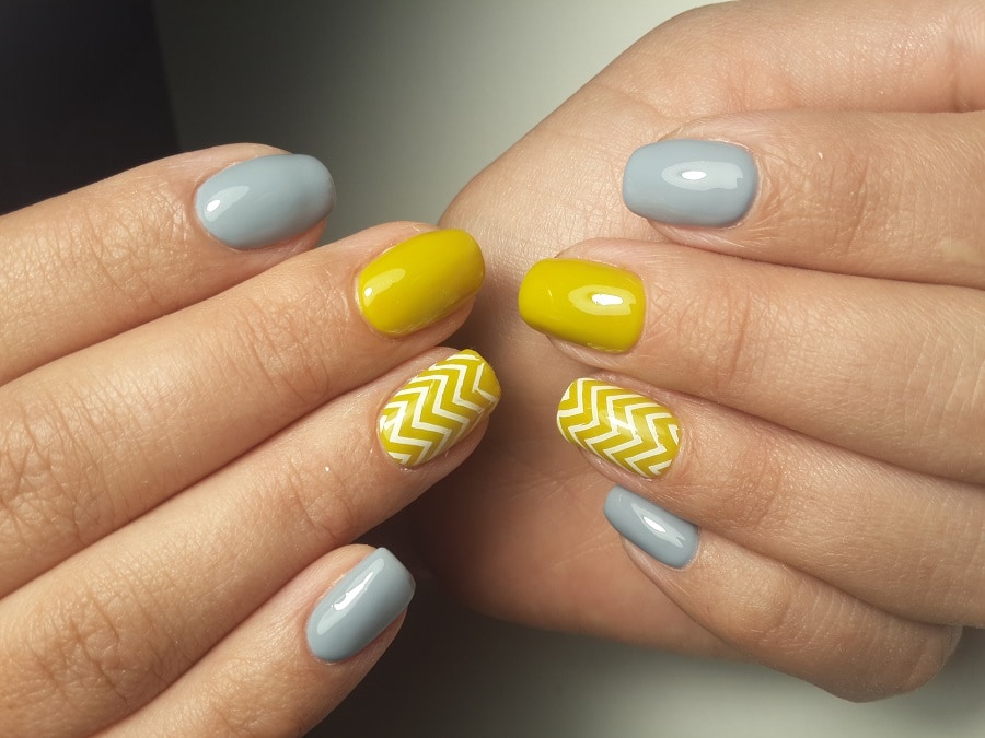 25 Mustard Yellow Nail Ideas to Brighten Up Your Fingertips