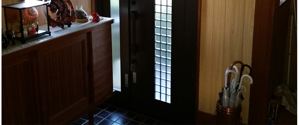 下駄箱 シューズボックス ミラー付 靴箱 大容量 玄関収納 おしゃれ 靴入れ 収納 ハイタイプ ミラー付き 幅75Cm 奥行35.5Cm 高さ180Cm 木製 :Shoe-M75-Wh:家具工場直販 家具ファクトリー - 通販 - Yahoo!ショッピング 玄関ドアの片袖は左右どちらに寄せるのが良い？ | 玄関ドアリフォームの玄関ドアマイスター