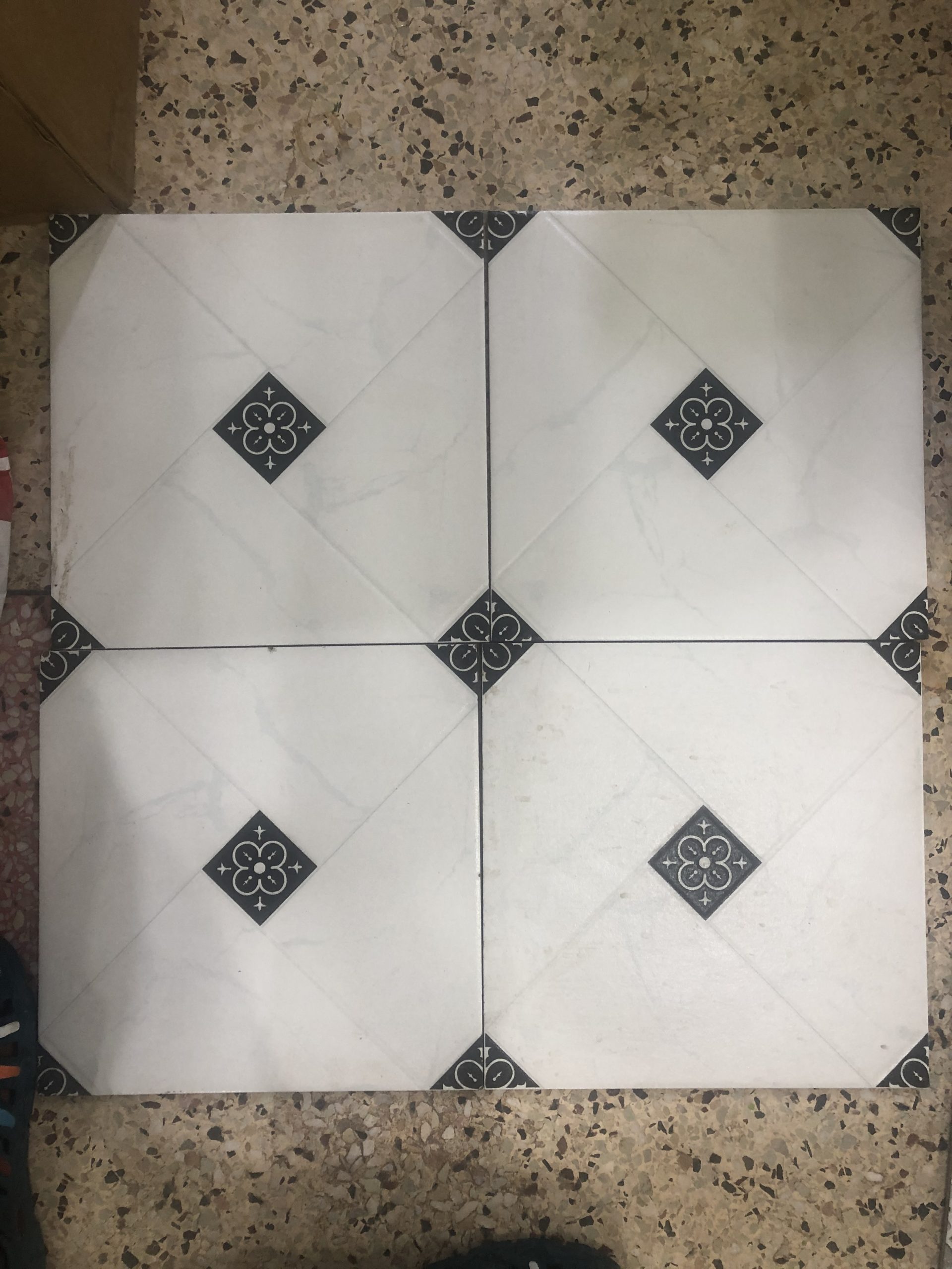 Twyford floor tiles ( 300 mm * 300 mm ) ( 25 * 40 ) cm Nakasero