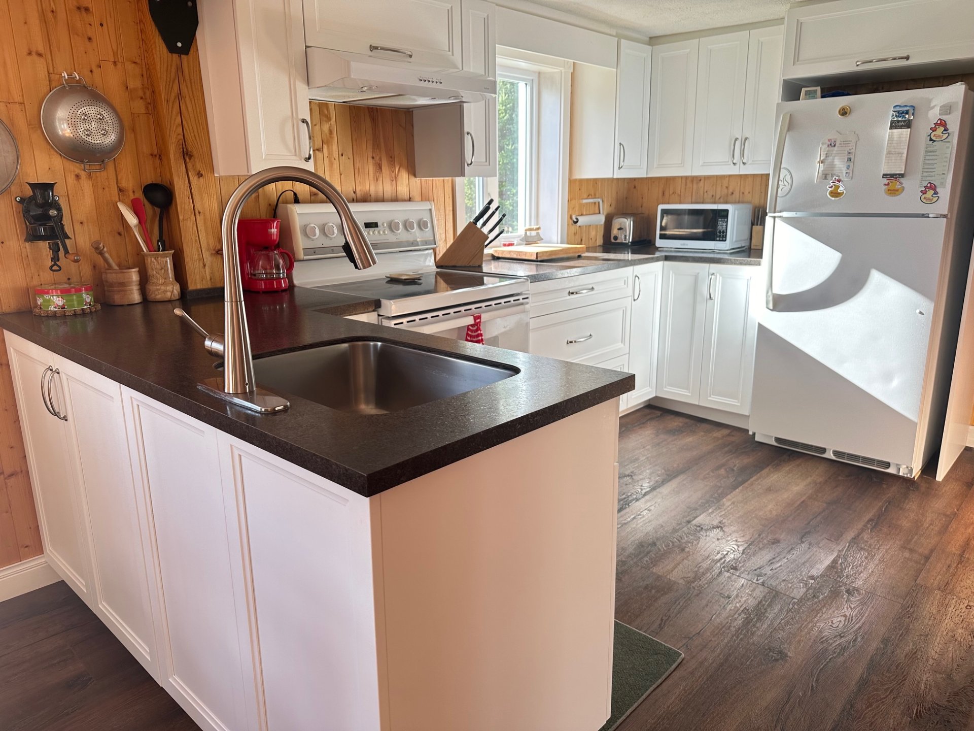 174, Route 281, SaintCamilledeLellis Nancy Auclair et Chloé Goupil