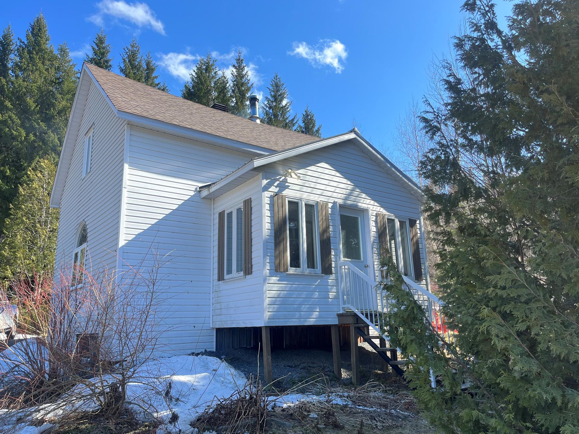 330, 2e Rang, SaintCamilledeLellis Nancy Auclair et Chloé Goupil