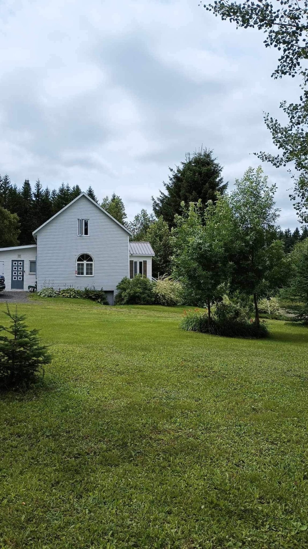 330, 2e Rang, SaintCamilledeLellis Nancy Auclair et Chloé Goupil