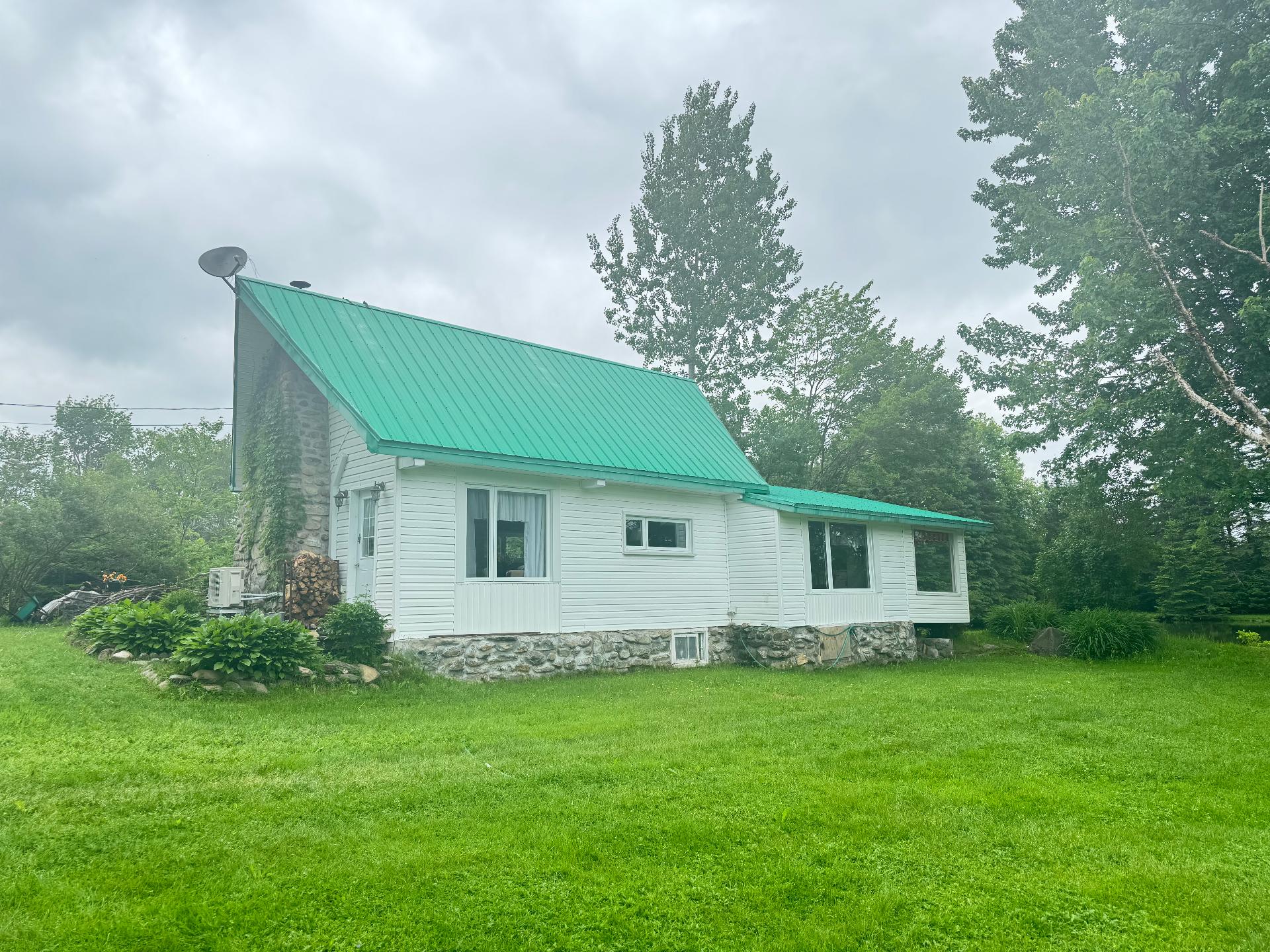 114, Rg SteAnne, SaintLéondeStandon Nancy Auclair et Chloé Goupil