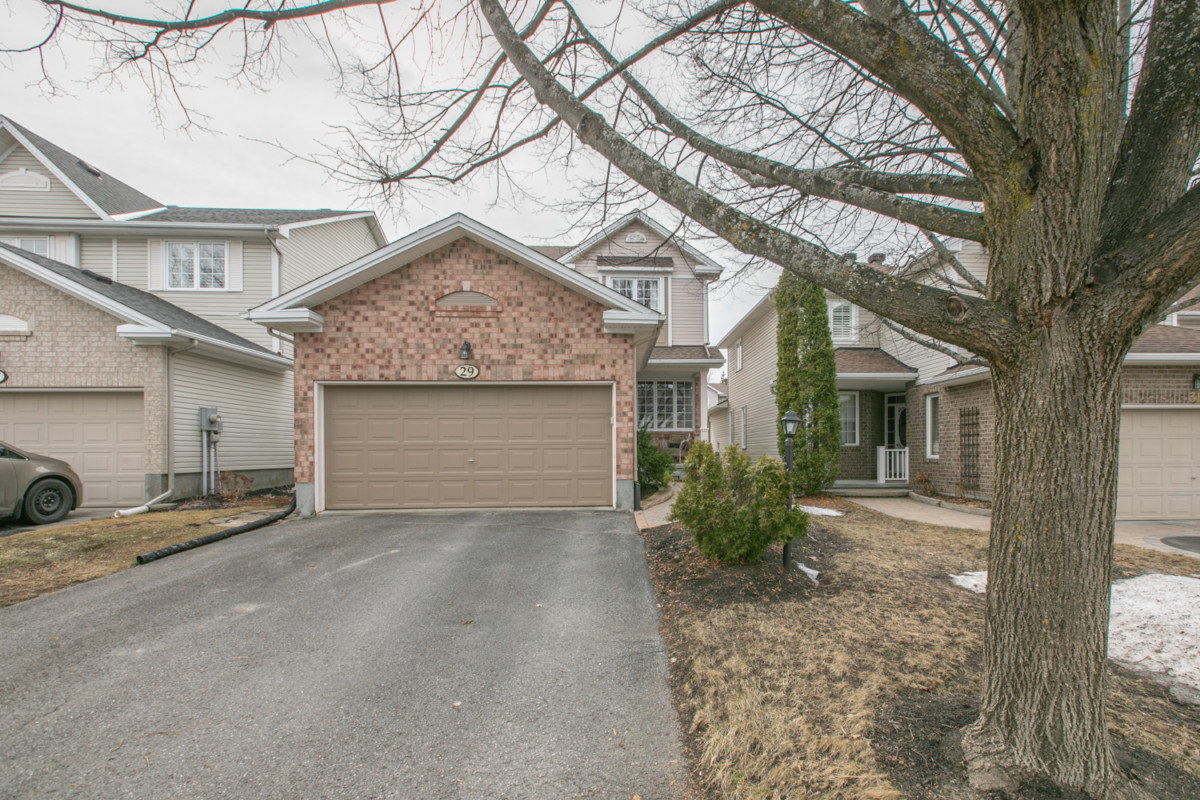 29 Mattawa Crescent, Bridlewood 699,900 Kanata RealEstate Agent