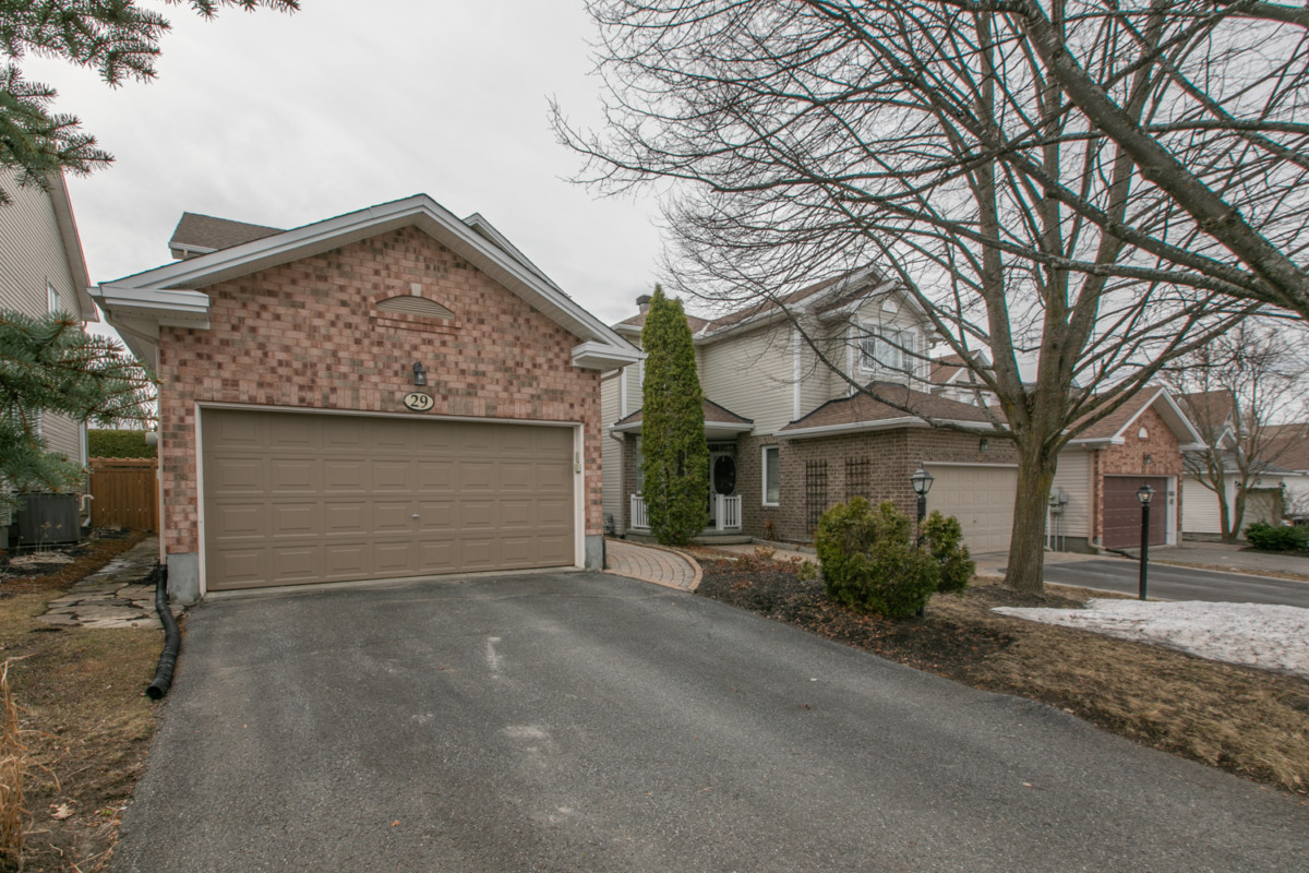 29 Mattawa Crescent, Bridlewood 699,900 Kanata RealEstate Agent